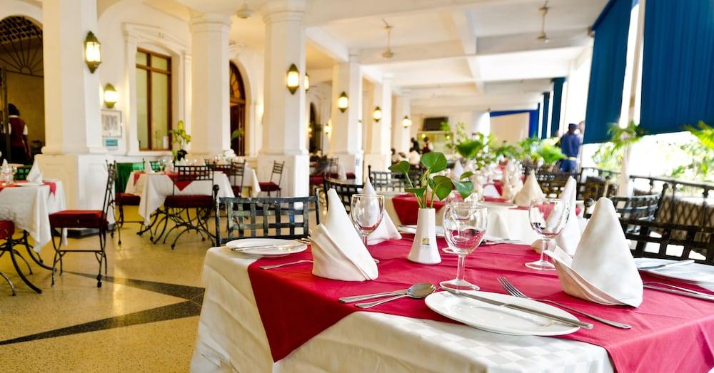 Sentrim Castle Royal Hotel Mombasa Eksteriør billede