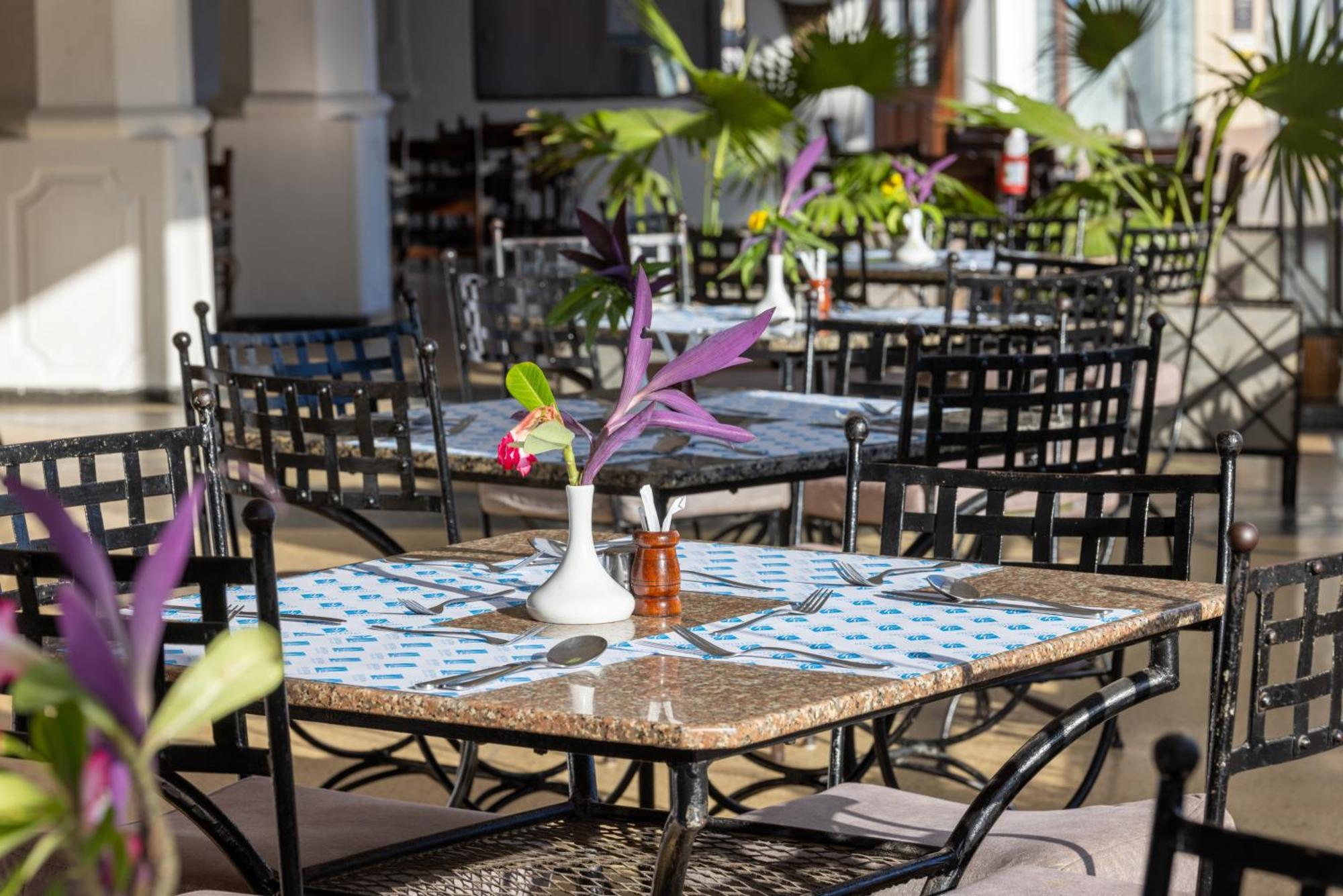 Sentrim Castle Royal Hotel Mombasa Eksteriør billede